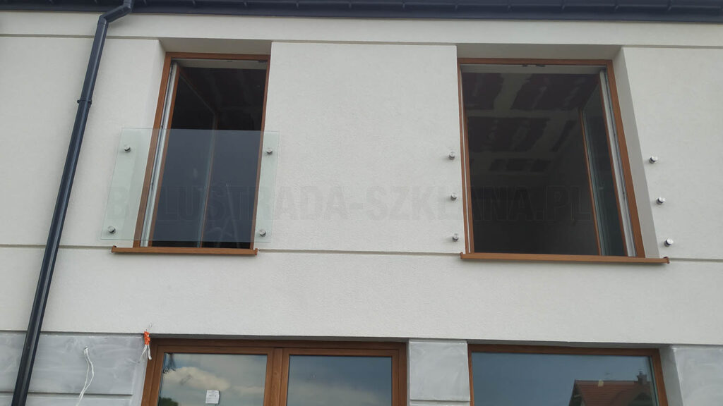 Balustrada szklana francuska na rotulach