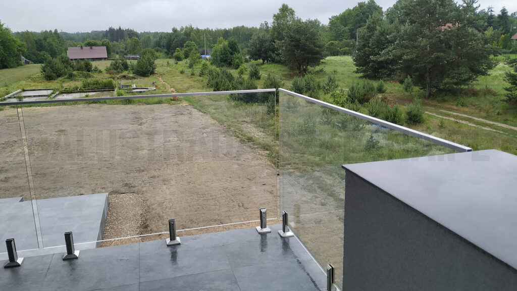 Balustrada szklana balkonowa okazja