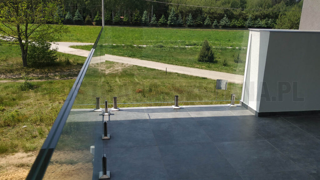 Balustrada szklana balkonowa okazja
